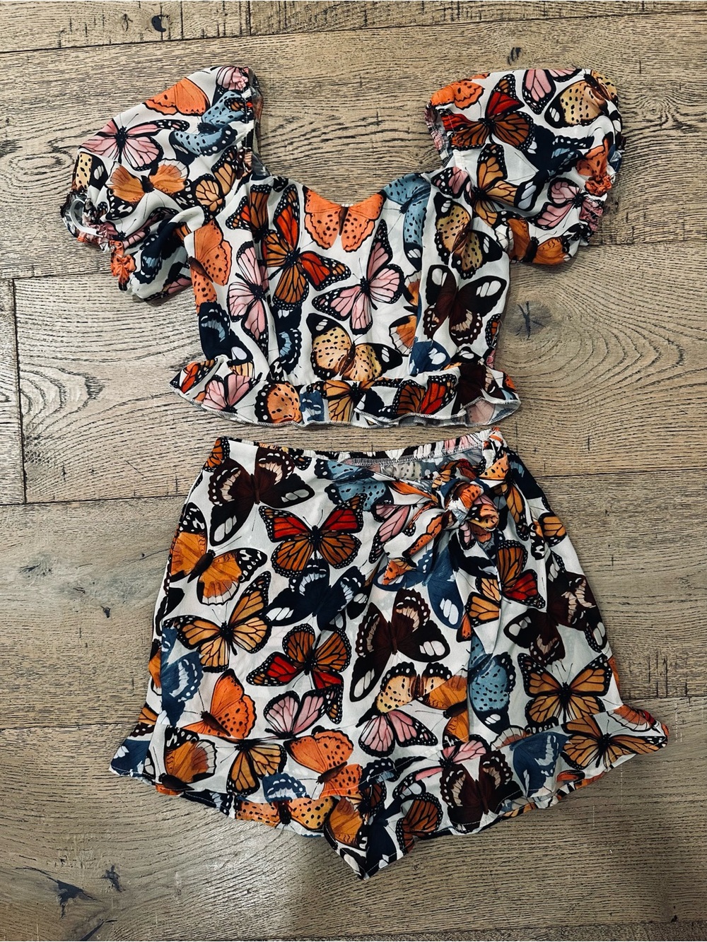 Show Me Your Mumu Butterfly Print Set, top and skort XS - Picture 3 of 3